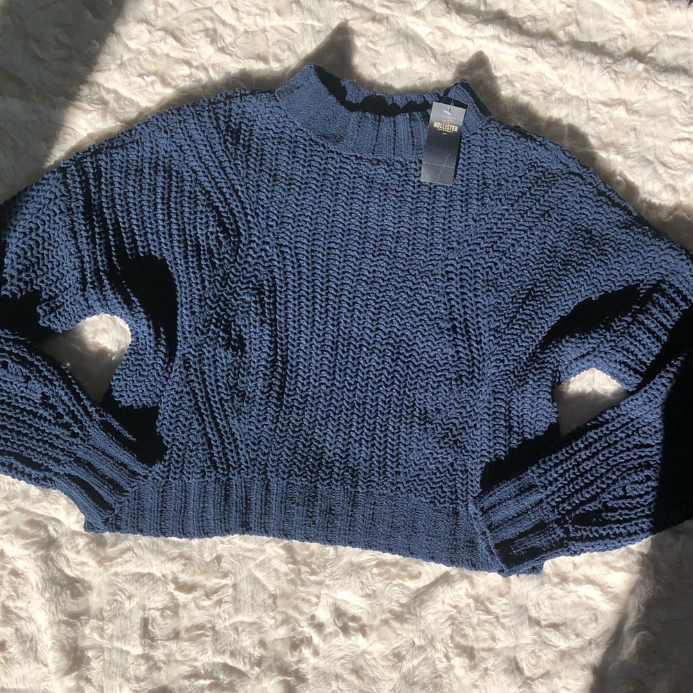 NWT✨Cropped Blue Sweater